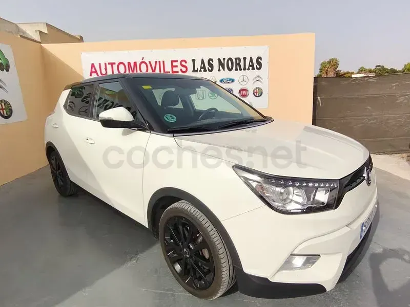 Usado SsangYong Tivoli Limited 115 CV (84 kW) 2016 Blanco SUV