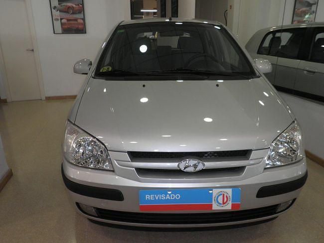 Usado Hyundai Getz 82 CV (60 kW) 2003 Plateado Utilitario