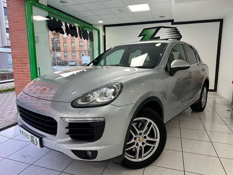 Usado Porsche Cayenne 262 CV (192 kW) 2017 Gris / plata SUV