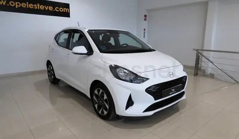 Używany Hyundai i10 67 KM (49 kW) 2024 Biały Hatchback