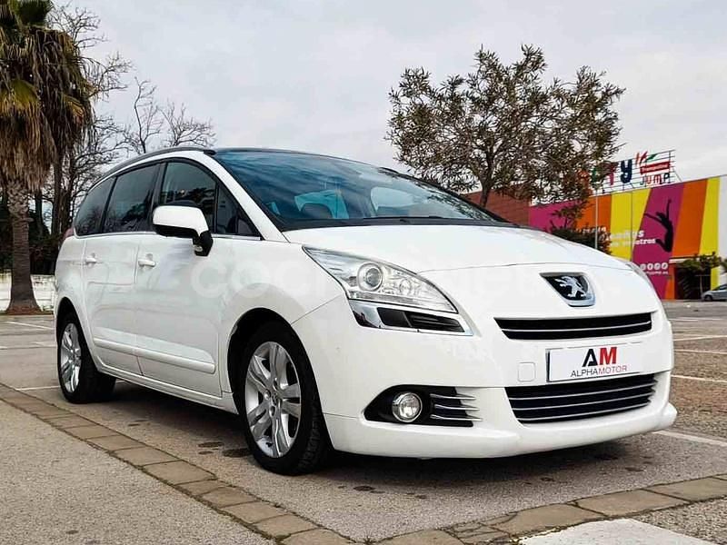 Usado Peugeot 5008 Allure 112 CV (82 kW) 2012 Blanco Monovolumen