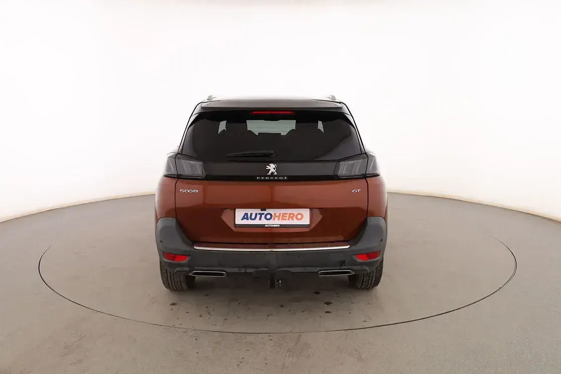 Usado Peugeot 5008 GT 180 CV (132 kW) 2022 Marrón SUV