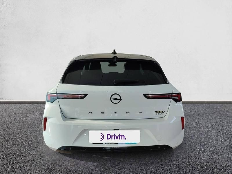 Usado Opel Astra 114 kW (156 CV) 2023 Blanco Berlina