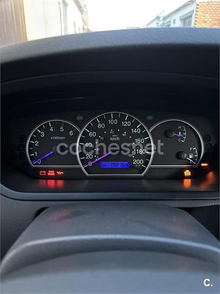 Usado Kia Carens LX 112 CV (82 kW) 2002 Beige Monovolumen