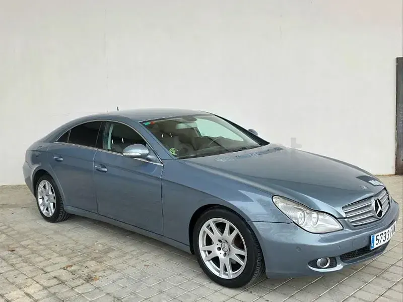 Usado Mercedes CLS320 224 CV (164 kW) 2007 Azul Coupe