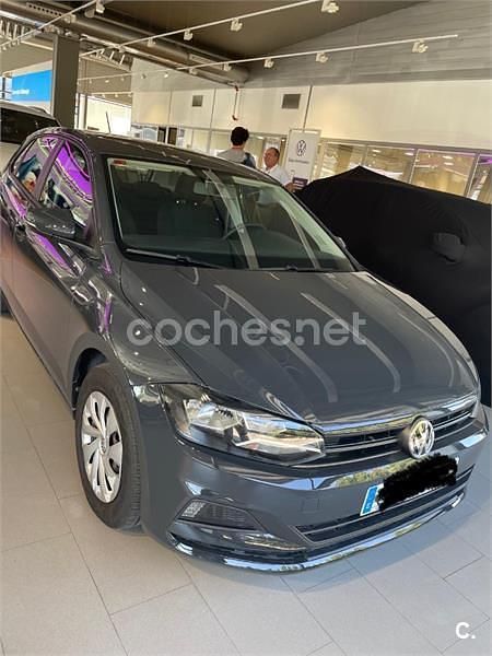 Gris / plata Usado 2018 VW Polo Edition Berlina | 10.500 € (Precio justo) - Imagen 1/2