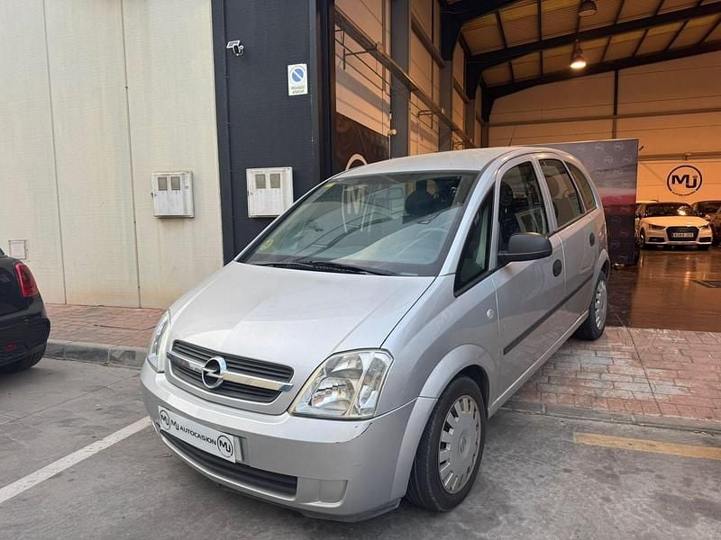 Usado Opel Meriva Cosmo 100 CV (73 kW) 2004 Gris / plata Monovolumen