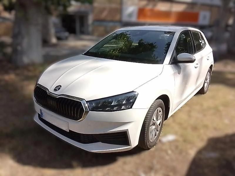 Blanco Usado 2023 Skoda Fabia Ambition | 13.990 € (Buen precio) - Imagen 1/4