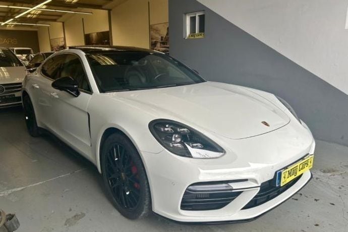 Usado Porsche Panamera Turbo Sport Turismo 748 CV (550 kW) 2018 Berlina