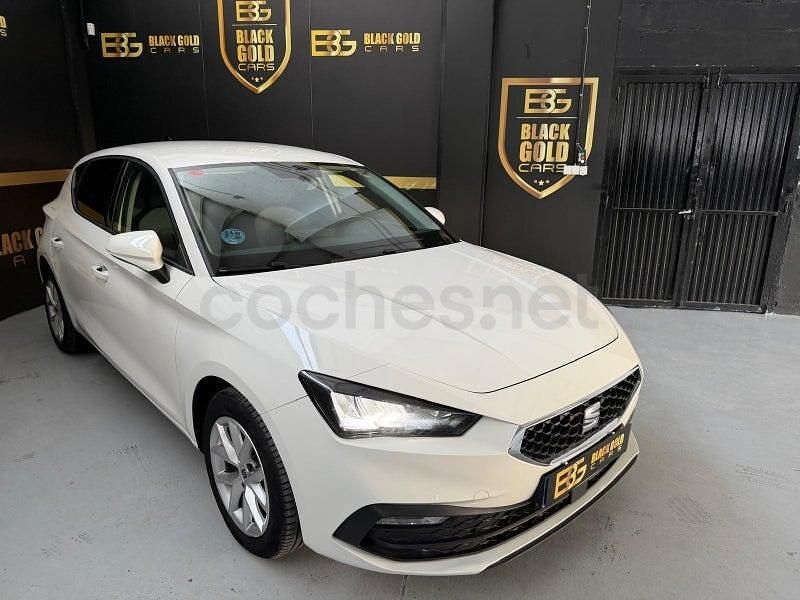 Usado Seat Leon Style 116 CV (85 kW) 2021 Blanco Berlina