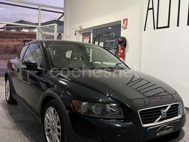 Negro Usado 2006 Volvo C30 Momentum Utilitario | 5900 € (Precio justo) - Imagen 1/4