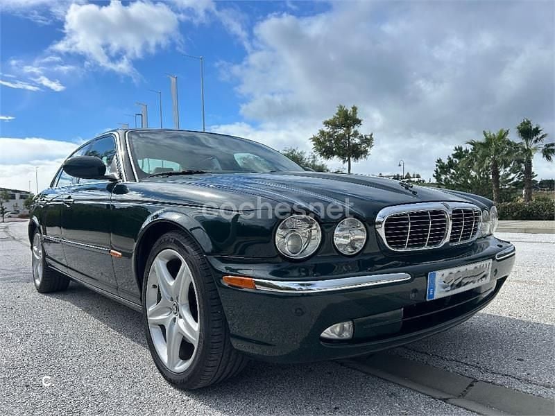 Usado Jaguar XJ8 Executive 300 CV (220 kW) 2003 Verde Berlina