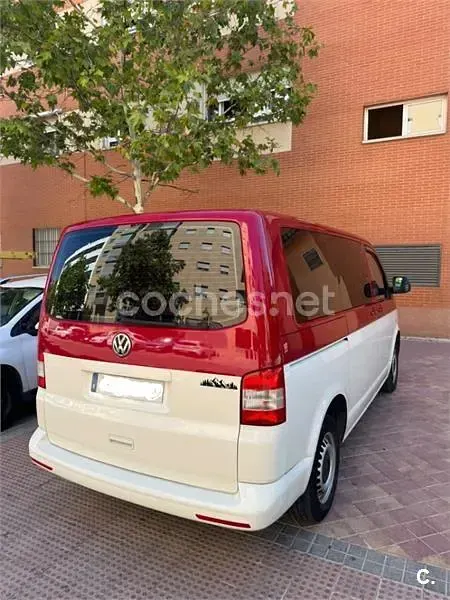 Usado VW T5 140 CV (102 kW) 2013 Rojo Van