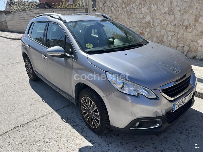 Usado Peugeot 2008 Active 92 CV (67 kW) 2014 Gris / plata SUV