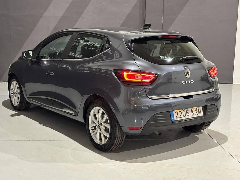 Usado Renault Clio IV LIMITED 90 CV (66 kW) 2019 Gris Berlina