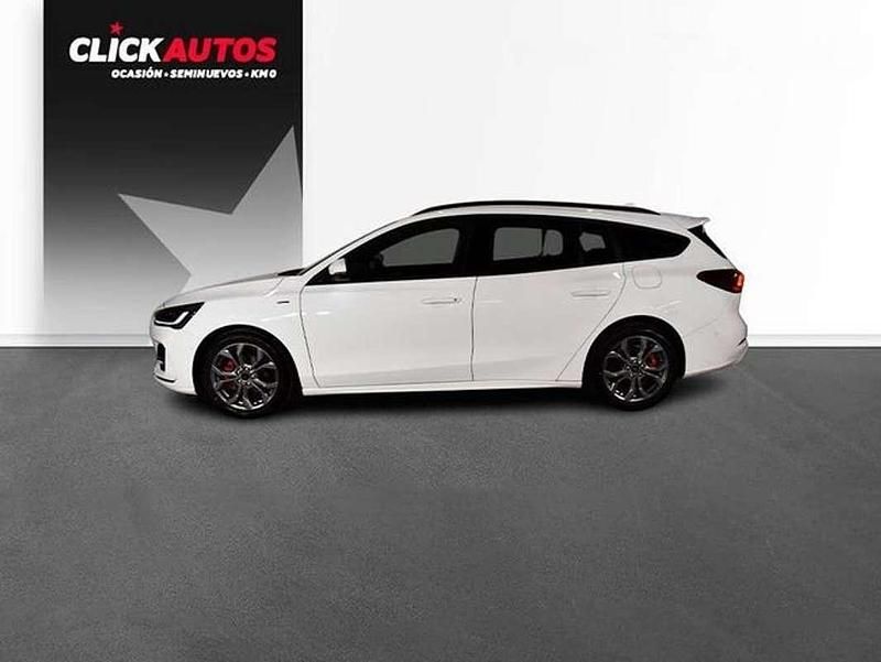Usado Ford Focus ST-Line 125 CV (91 kW) 2024 Blanco Familiar
