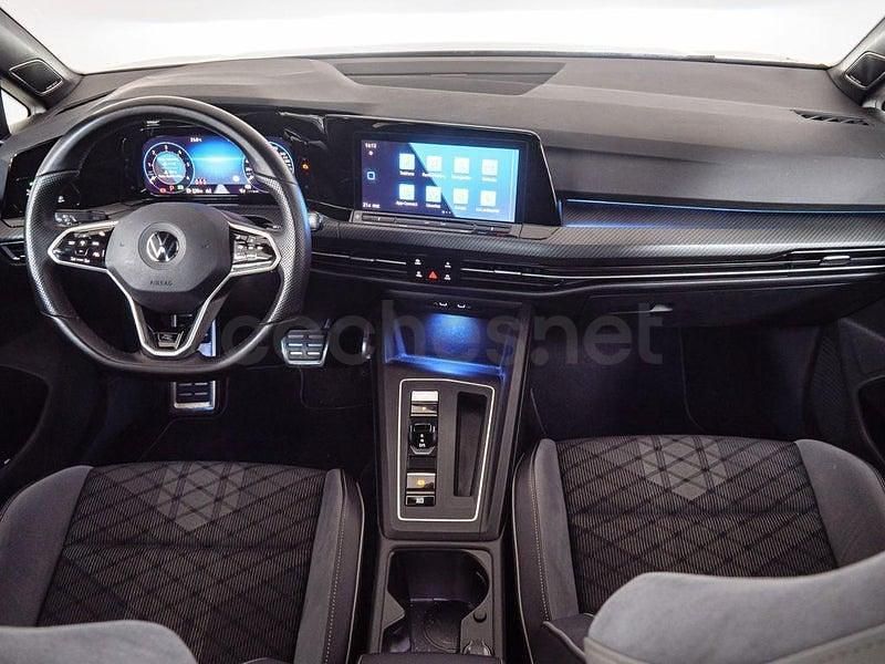 Usado VW Golf VIII R-line 150 CV (110 kW) 2021 Blanco Familiar