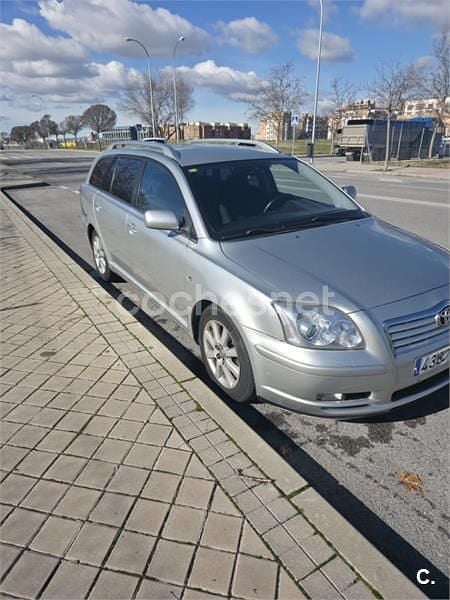 Gris / plata Usado 2004 Toyota Avensis Executive Berlina | 3500 € (Precio justo) - Imagen 1/4