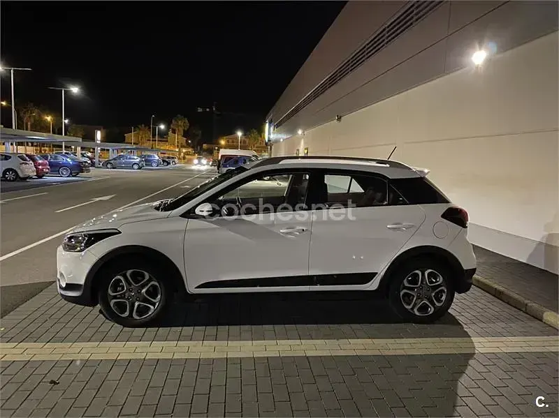 Usado Hyundai i20 Active 100 CV (73 kW) 2019 Blanco Utilitario