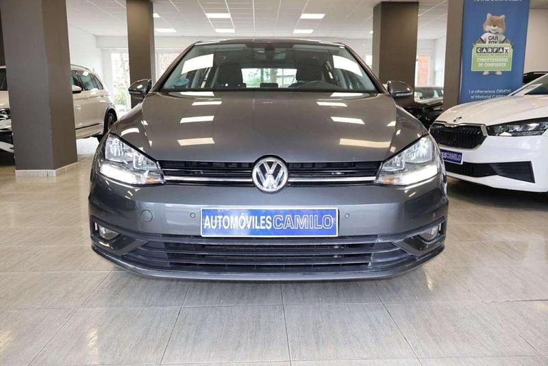 Usado VW Golf VII Advance 116 CV (85 kW) 2019 Gris Utilitario