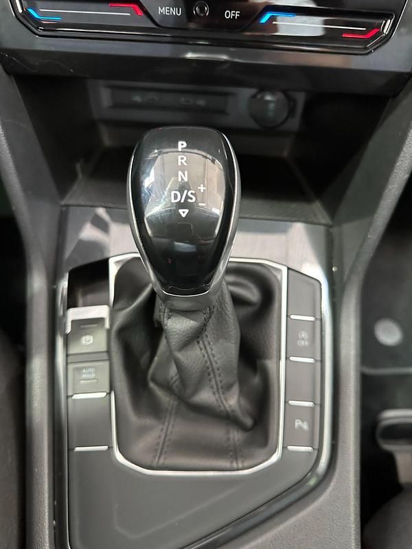 Usado VW Tiguan Life 150 CV (110 kW) 2022 Blanco SUV