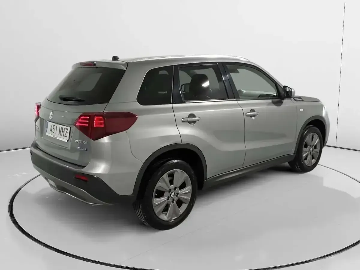 Begagnad Suzuki Vitara 129 HK (94 kW) 2023 Grå SUV