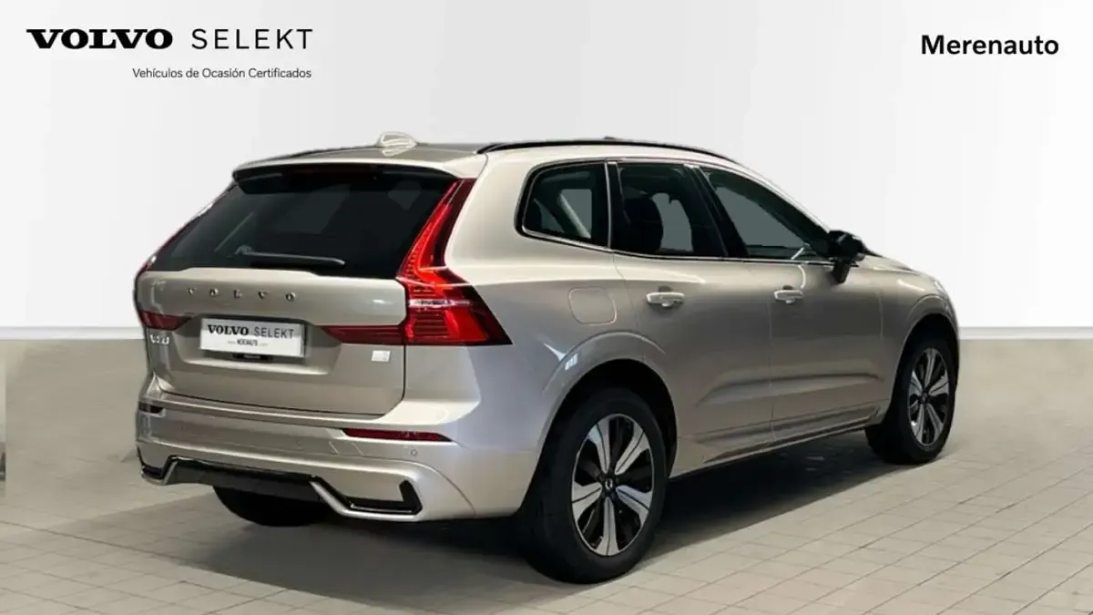 Usado Volvo XC60 Plus 351 CV (258 kW) 2025 Gris SUV