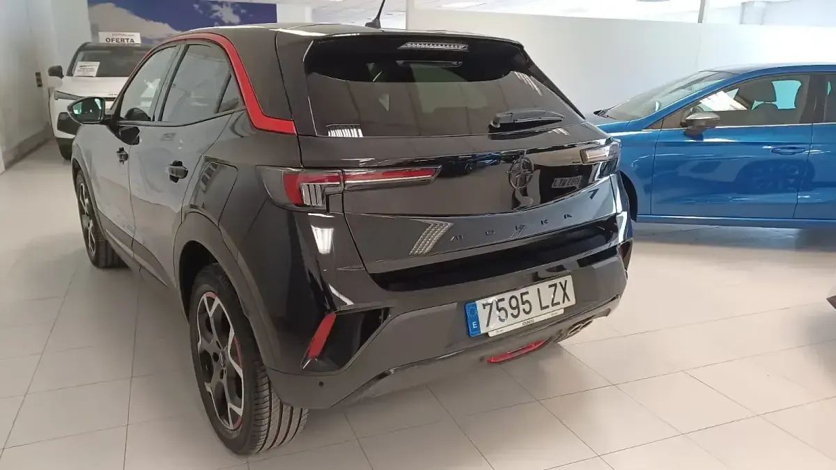 Usado Opel Mokka GS Line 130 CV (95 kW) 2022 Negro SUV