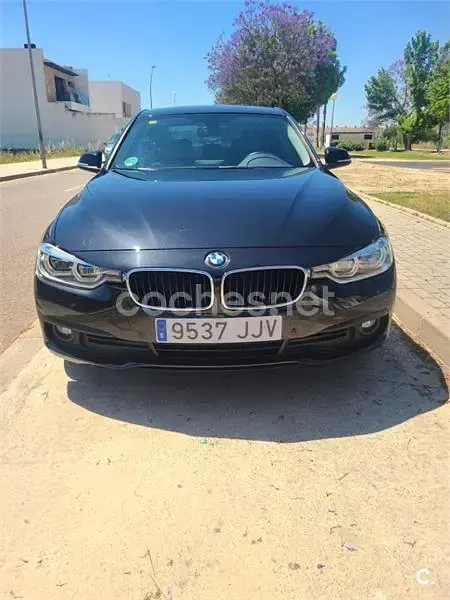 Usado BMW 318 Comfort Edition 143 CV (105 kW) 2015 Negro Berlina