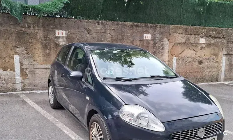 Usado Fiat Grande Punto Dynamic 90 CV (66 kW) 2008 Azul Utilitario