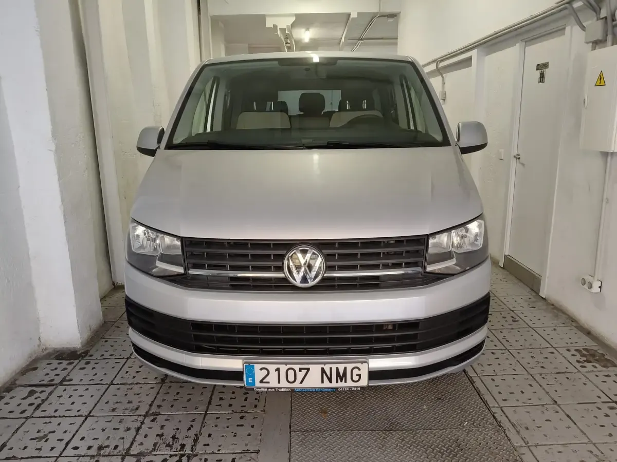 Usado VW Caravelle Comfortline 114 CV (83 kW) 2015 Gris Van
