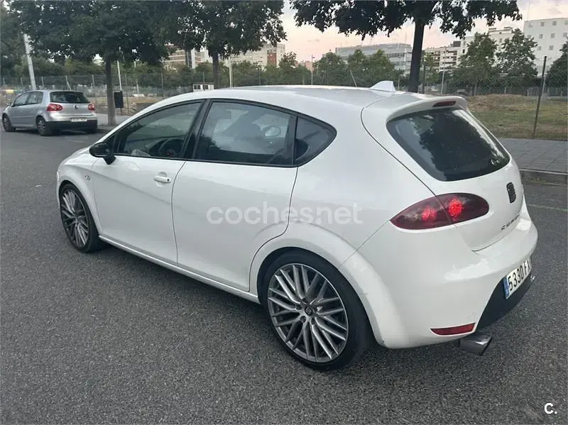 Usado Seat Leon CUPRA 240 CV (176 kW) 2007 Blanco Utilitario