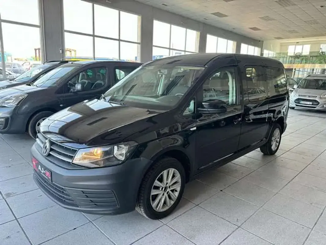 Usado VW Caddy 102 CV (75 kW) 2018 Negro Monovolumen
