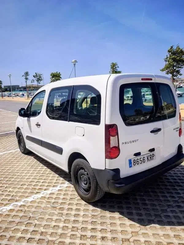 Usado Peugeot TePee Access 75 CV (55 kW) 2018 Blanco Van