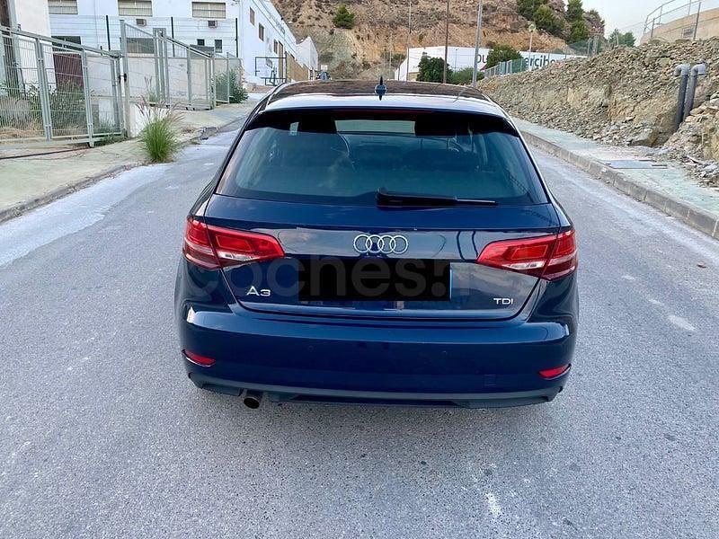 Usado Audi A3 Sport 116 CV (85 kW) 2018 Azul Berlina