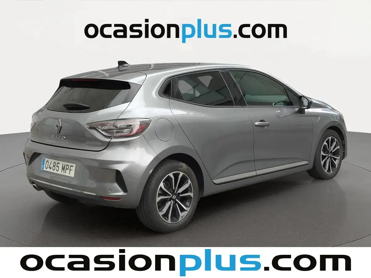Usado Renault Clio Techno 90 CV (66 kW) 2024 Gris Utilitario