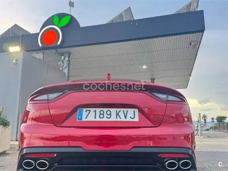 Usado Kia Stinger GT-Line 245 CV (180 kW) 2019 Granate Utilitario