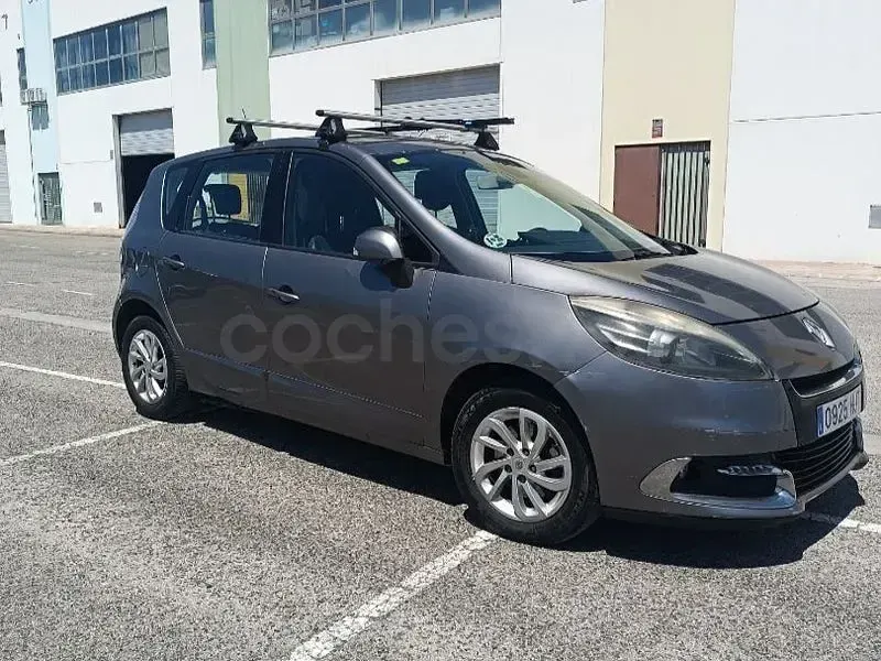 Usado Renault Scénic III Dynamique 110 CV (80 kW) 2012 Gris / plata Monovolumen