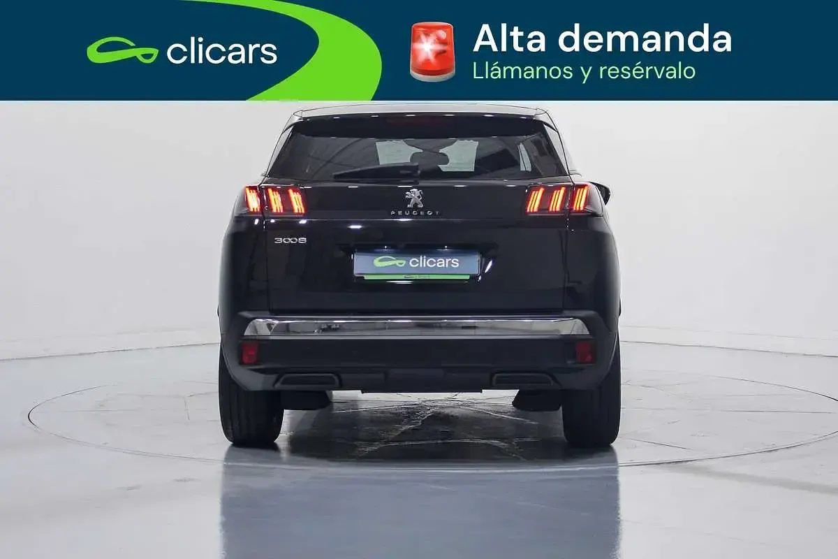 Usado Peugeot 3008 Allure 136 CV (100 kW) 2023 Negro SUV
