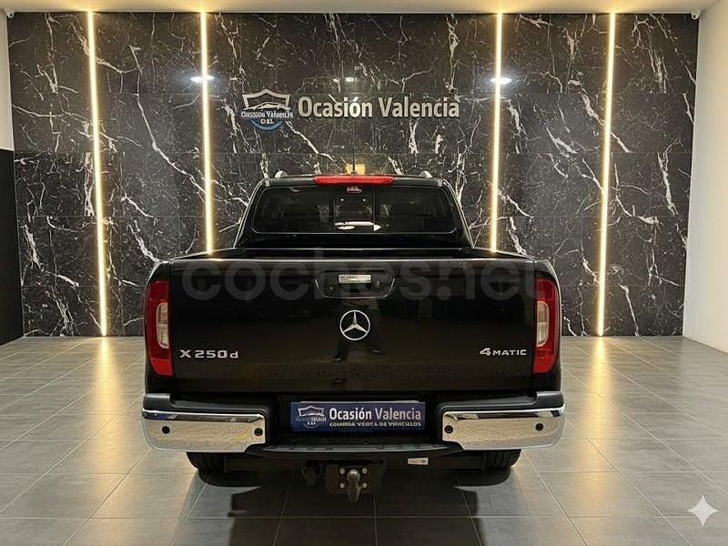 Usado Mercedes X250 190 CV (139 kW) 2018 Negro Recogida