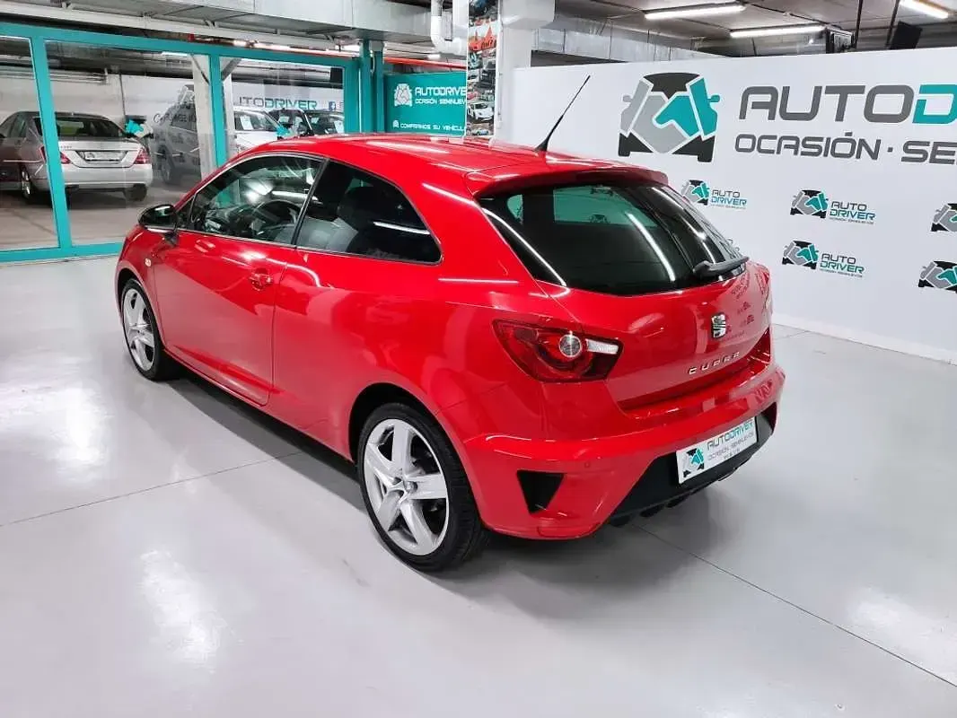 Usado Seat Ibiza SC CUPRA 179 CV (131 kW) 2012 Rojo Utilitario