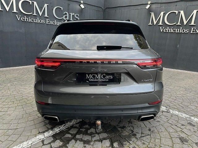 Usado Porsche Cayenne 462 CV (339 kW) 2018 Gris SUV