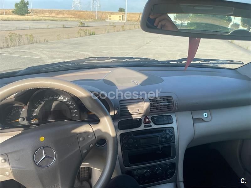 Usado Mercedes C180 143 CV (105 kW) 2002 Verde Berlina