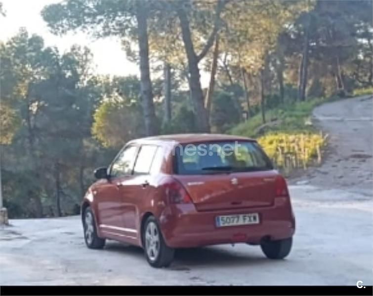 Usado Suzuki Swift GL 92 CV (67 kW) 2007 Rojo Utilitario