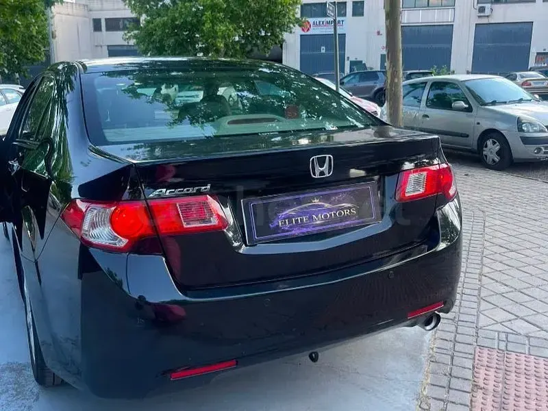 Usado Honda Accord Executive 150 CV (110 kW) 2009 Negro Berlina
