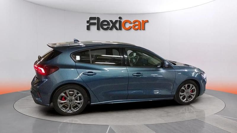 Używany Ford Focus ST-Line X 125 KM (91 kW) 2023 Niebieski Sedan/Limuzyna