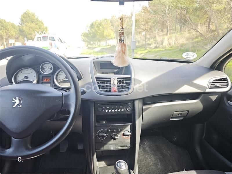 Usado Peugeot 207 70 CV (51 kW) 2006 Blanco Berlina