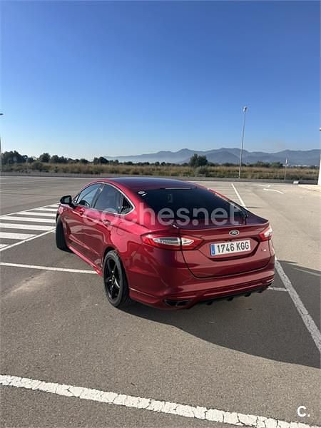 Usado Ford Mondeo ST-Line 240 CV (176 kW) 2017 Granate Berlina