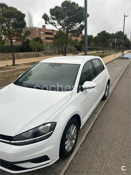 Usado VW Golf VII Advance 110 CV (80 kW) 2018 Blanco Familiar