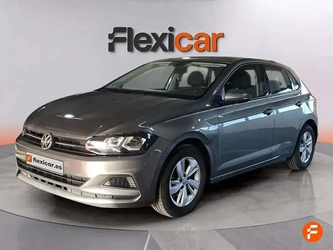 Usado VW Polo Advance 95 CV (69 kW) 2018 Gris Utilitario